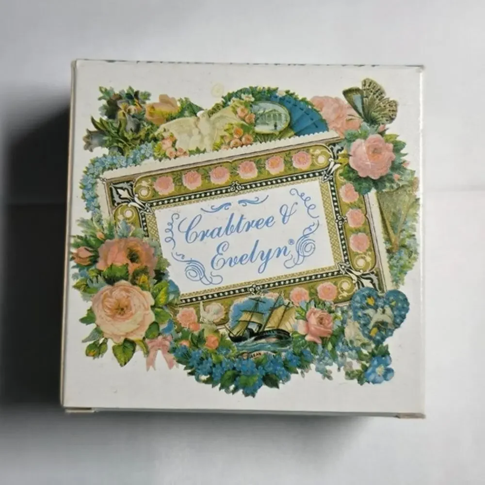 NEW Vintage 1991 Crabtree & Evelyn Pink Heart Shaped Scented Soap w/ Box 3.5 oz.